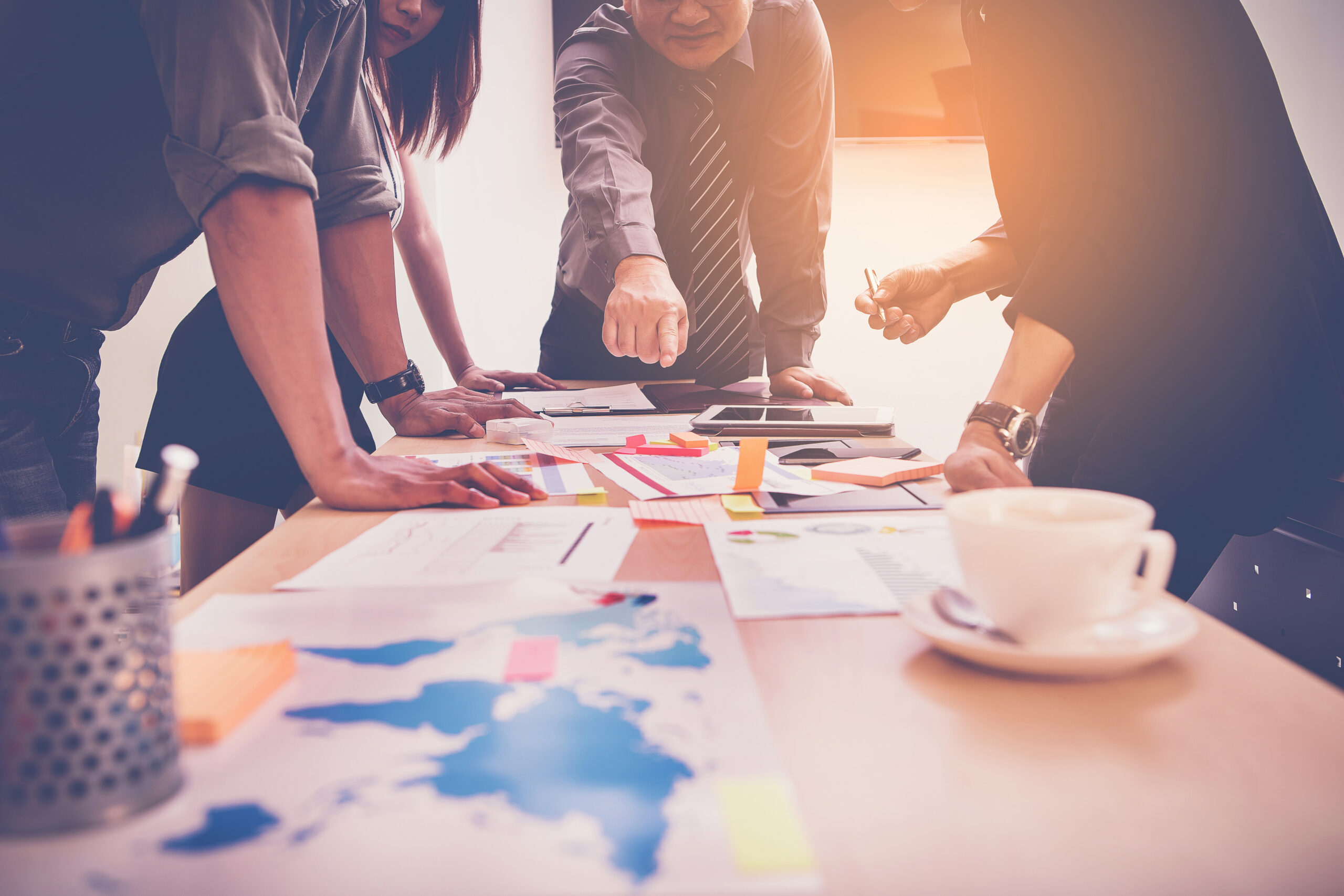 デザインだけで選ぶと10年後に後悔する。歯科医院の「経営寿命」を延ばす、立地別・性能特化の内装戦略